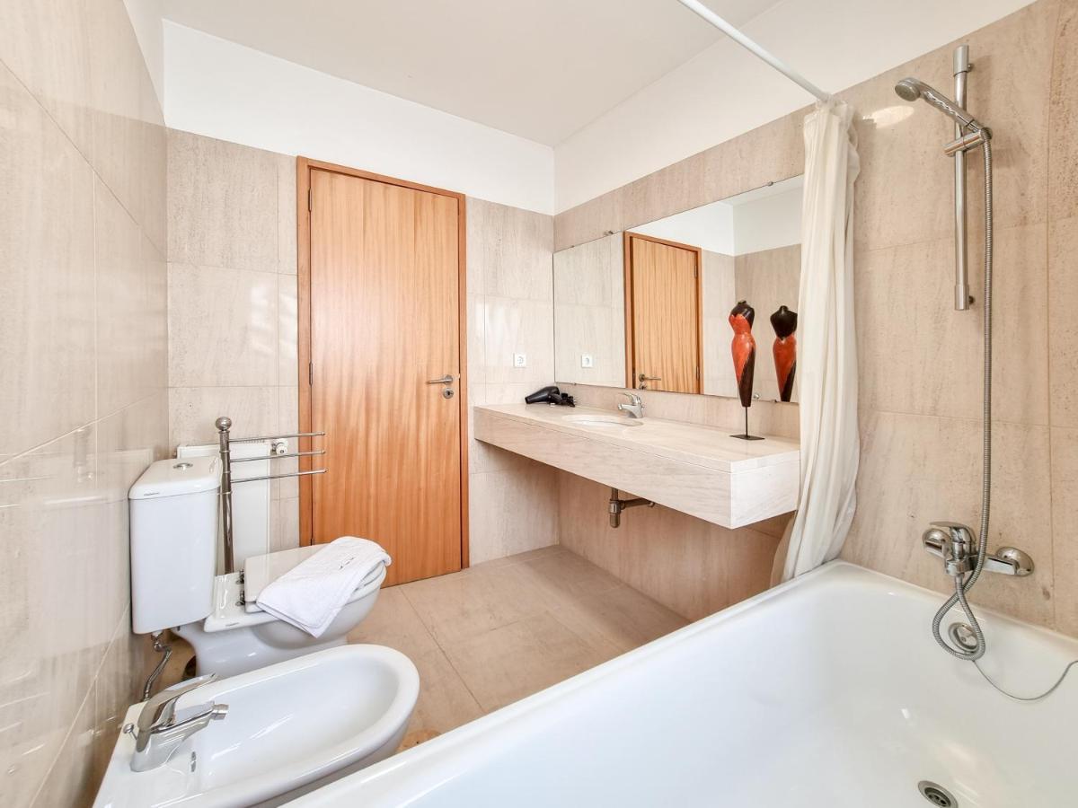 Sweet Living Viana - City Centre Apartment With Garage Виана до Кастело Екстериор снимка