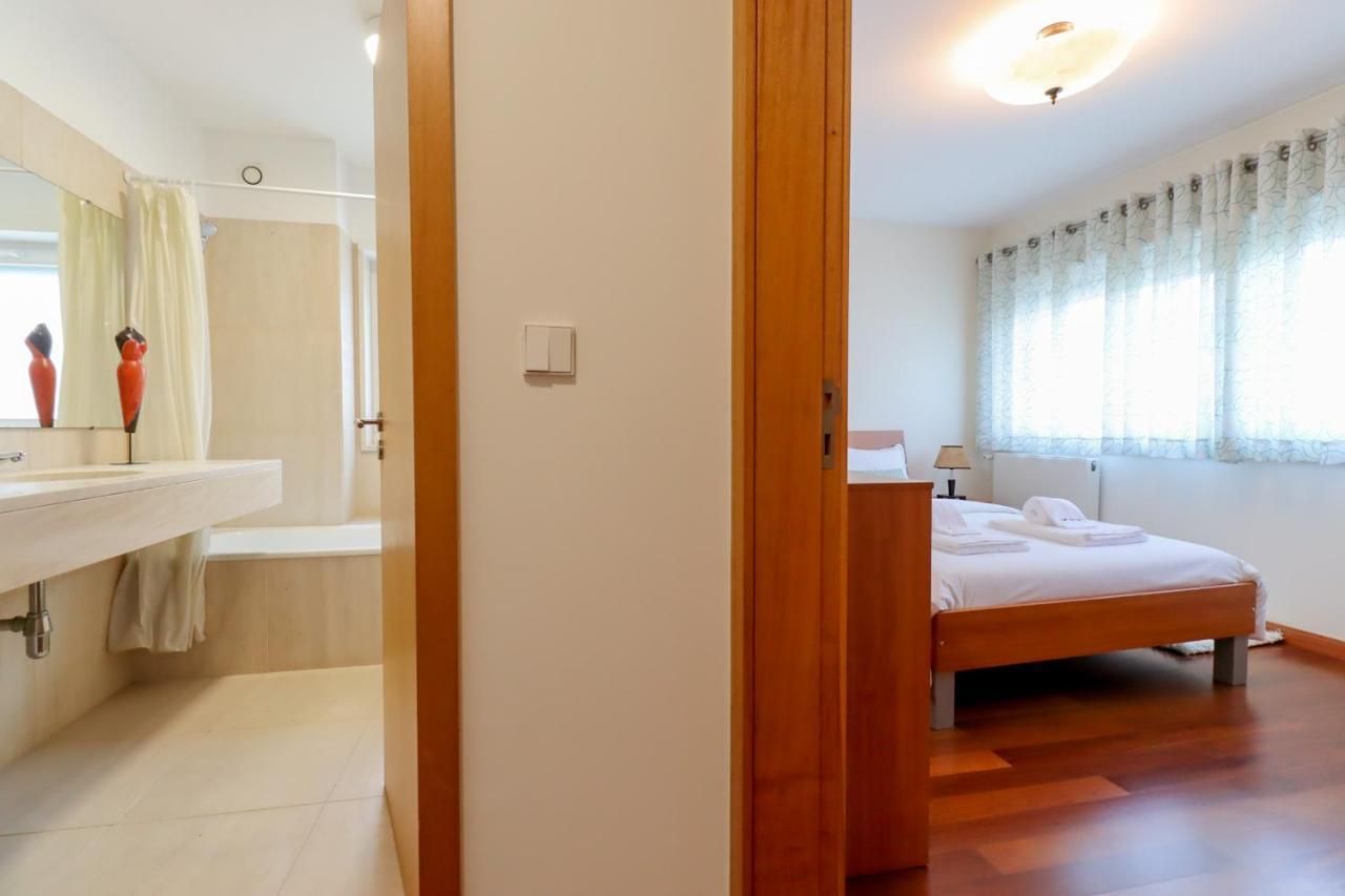 Sweet Living Viana - City Centre Apartment With Garage Виана до Кастело Екстериор снимка